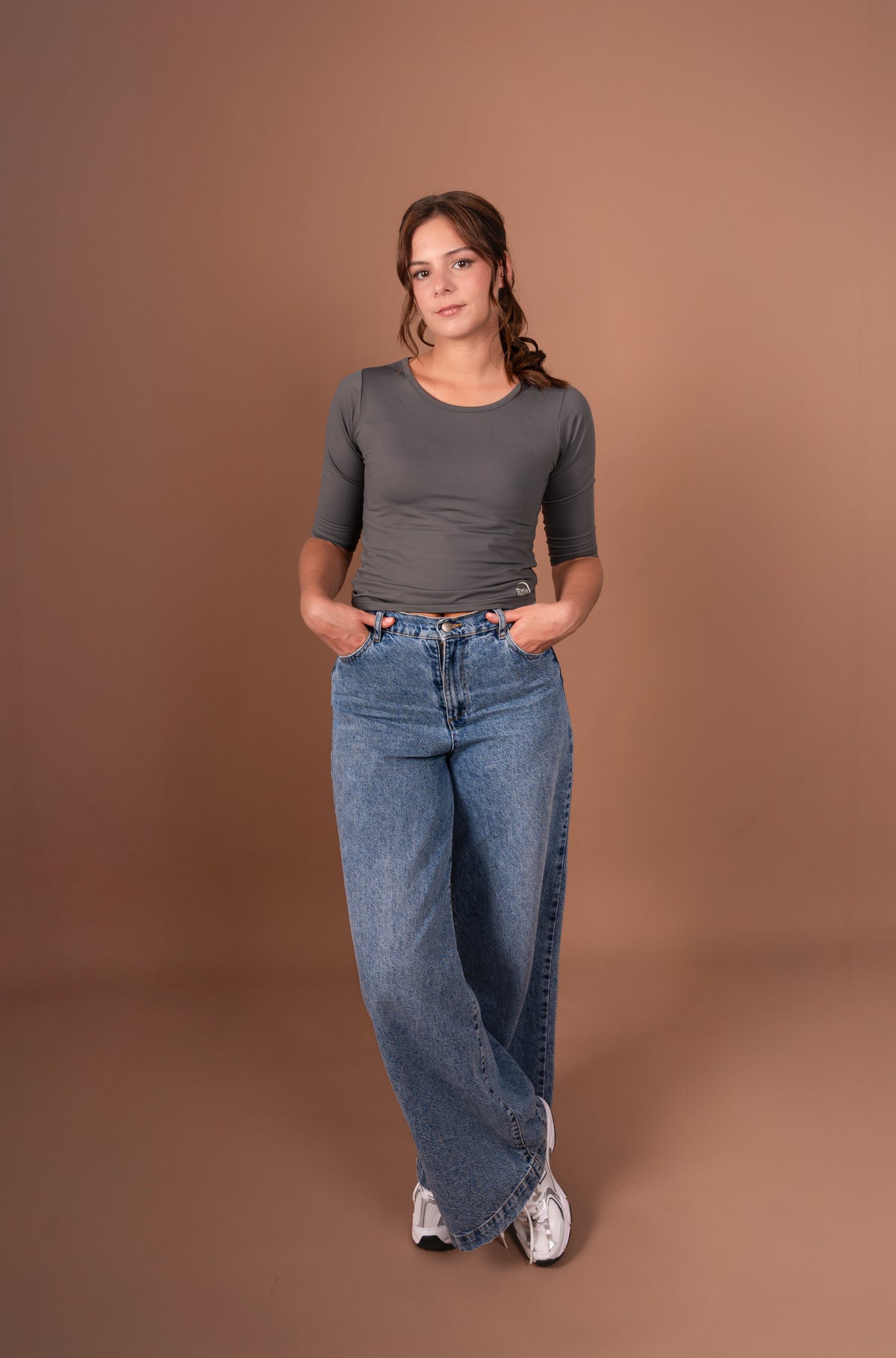 Création d'univers visuel et direction artistique pour renforcer l'image de marque d'une collection activewear.