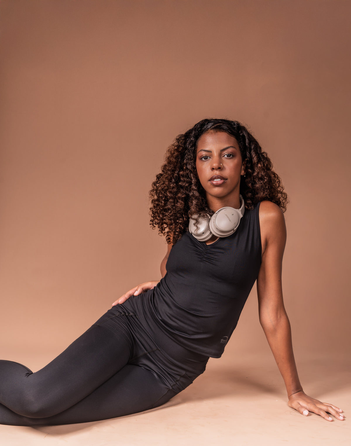 Shooting photo produit réalisé pour mettre en valeur une collection de vêtements de sport et de lifestyle.