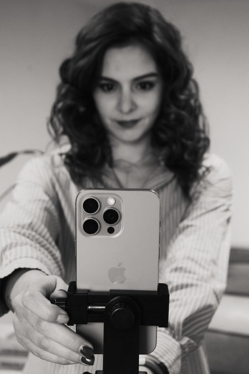 Création de contenu, captation vidéo et organisation de shooting photo à Lyon, Chambéry et Nice pour les réseaux sociaux, sites web et supports de communication.